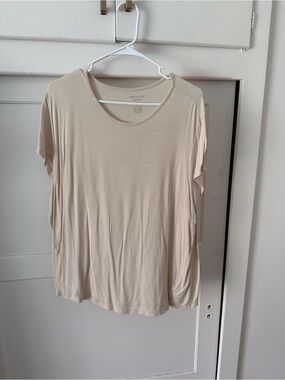 American Eagle Soft and Sexy Light Beige Short Sleeve Scoop Neck Tee